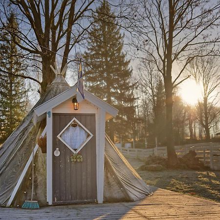 Finska Wioska Kalevala Hotel Borowice Ngoại thất bức ảnh